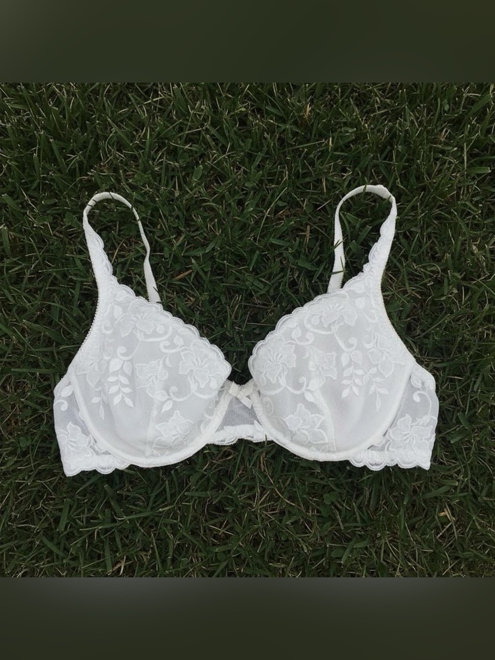 1999 Vintage Victoria's Secret White Lace Floral Embroidery Padded Bra - 36C